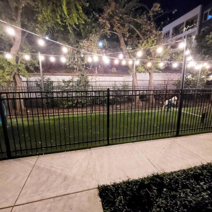 Beautiful Riverwalk Apt With Full Amenities, King Bed & Free Parking San Antonio Zewnętrze zdjęcie
