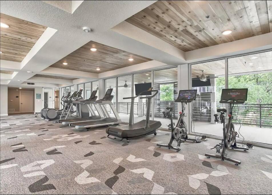 Beautiful Riverwalk Apt With Full Amenities, King Bed & Free Parking San Antonio Zewnętrze zdjęcie