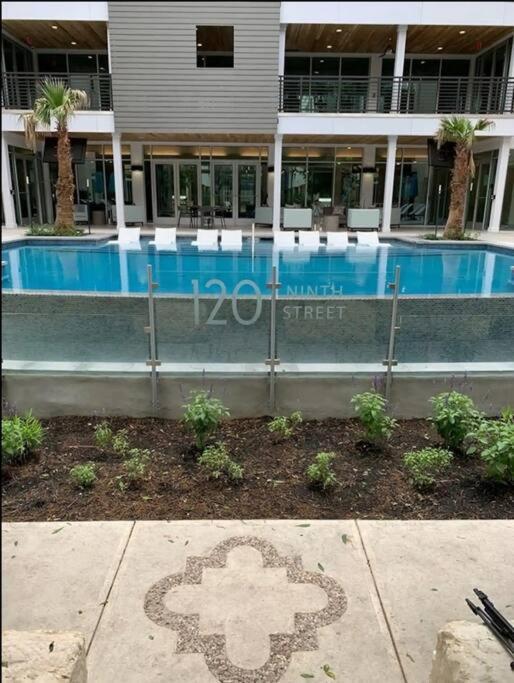 Beautiful Riverwalk Apt With Full Amenities, King Bed & Free Parking San Antonio Zewnętrze zdjęcie